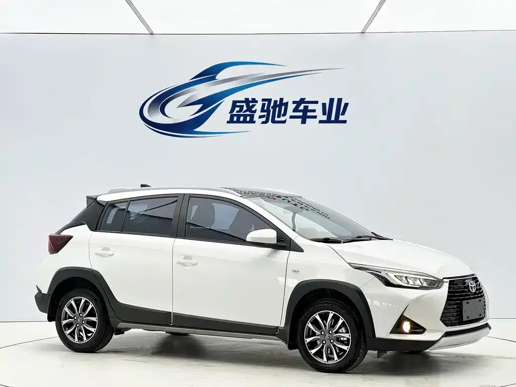 Toyota Yaris L — фото 7