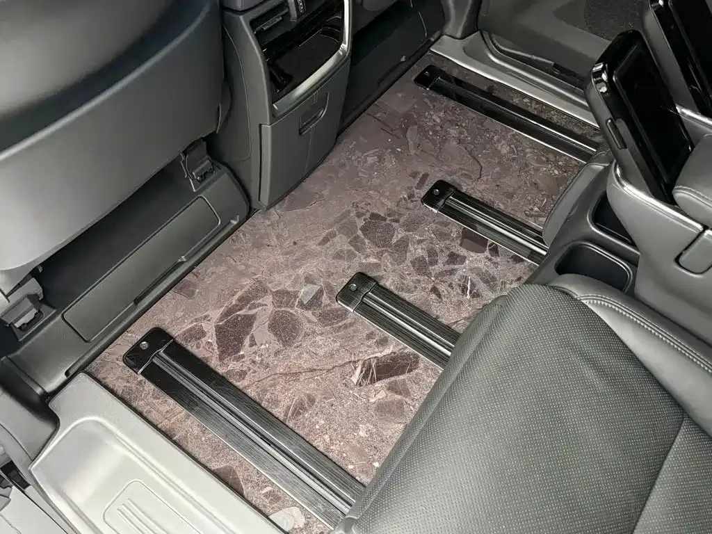 Toyota Alphard — фото 10