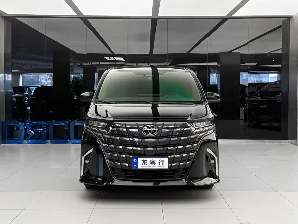 Toyota Alphard — фото 4