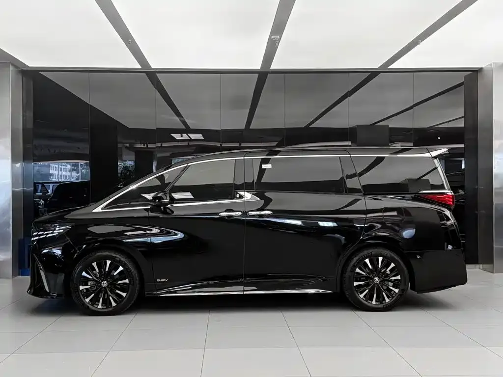 Toyota Alphard — фото 3