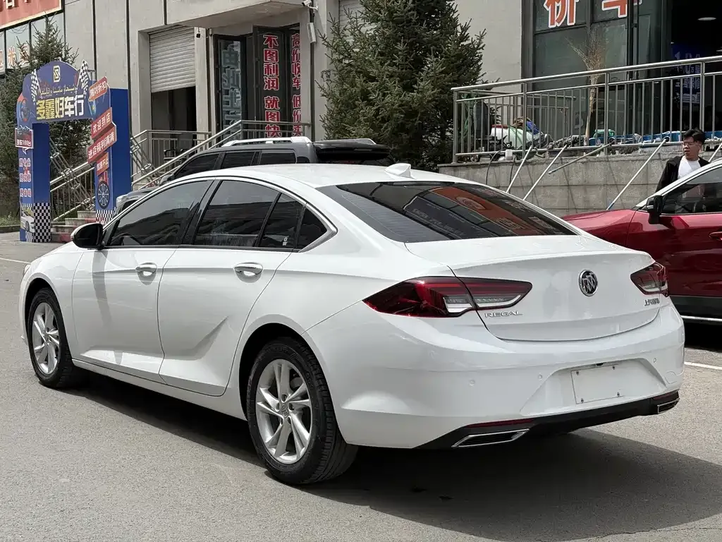 Buick Regal — фото 10