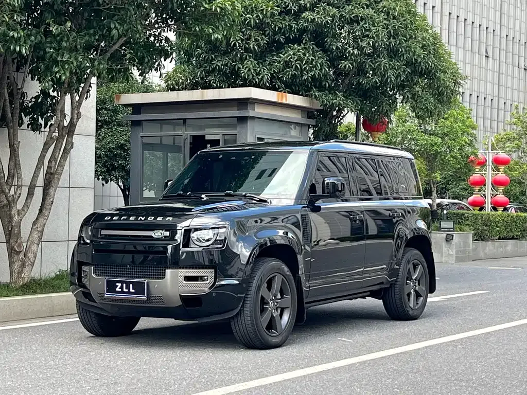 Land Rover Defender — фото 1