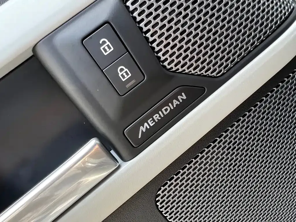 Land Rover Defender — фото 5