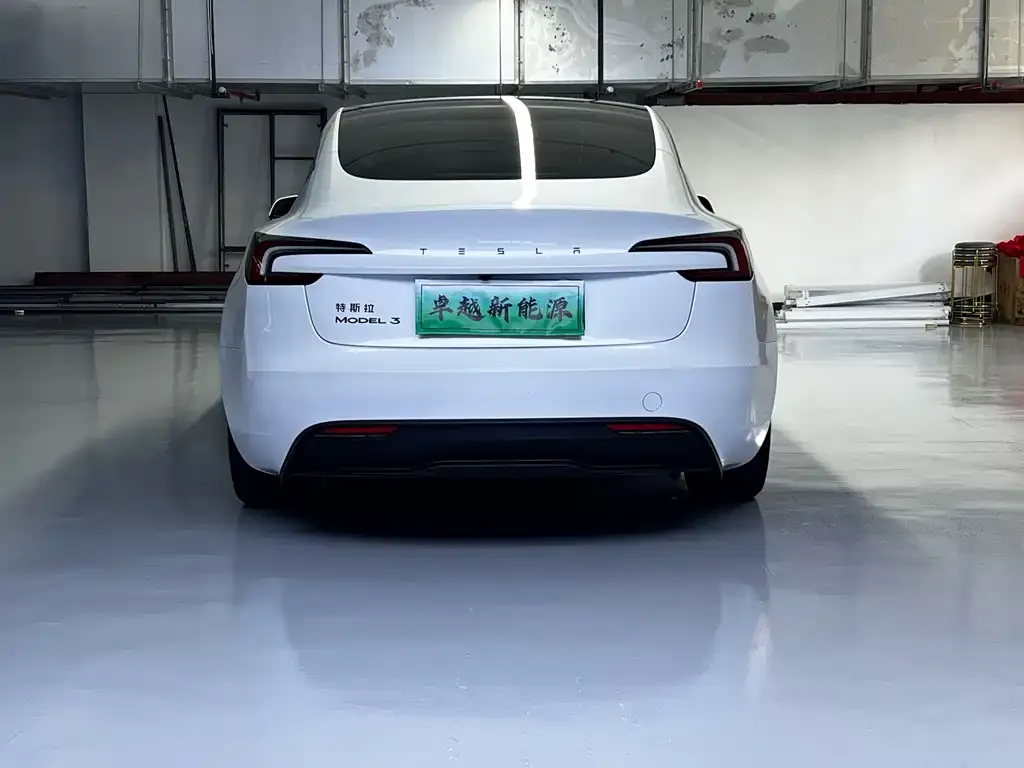 Tesla Model 3 — фото 5
