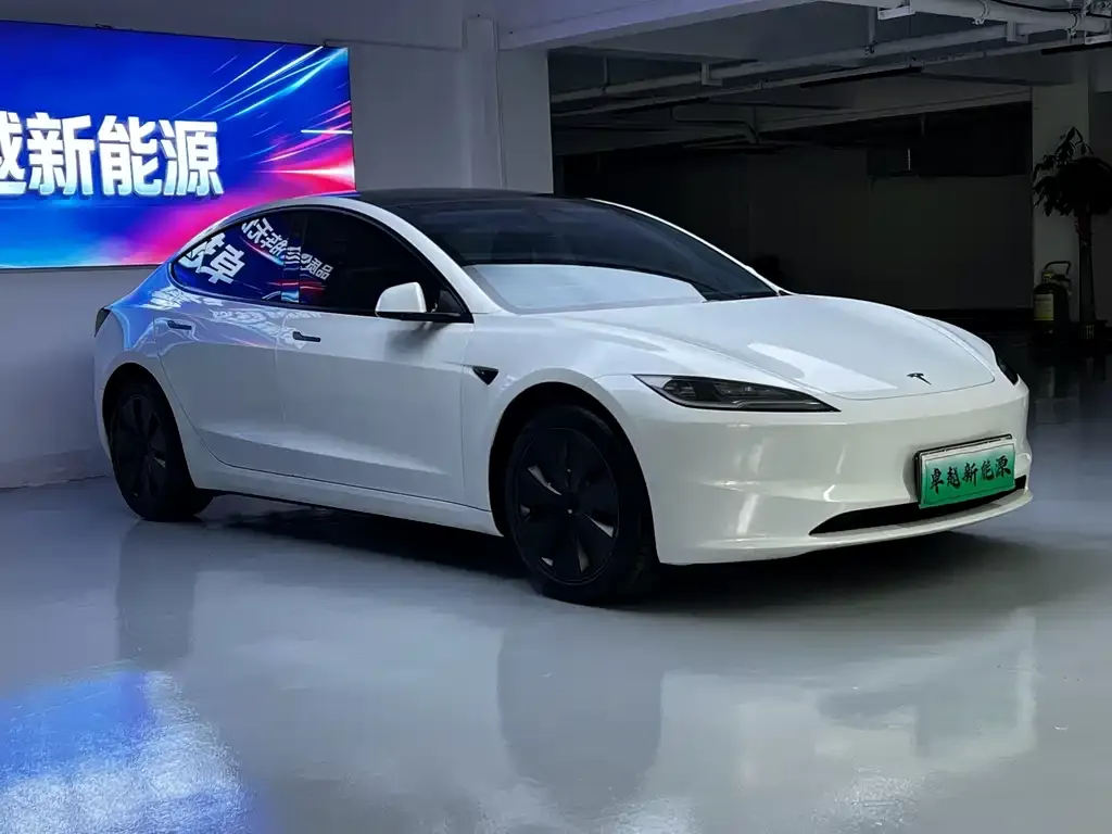 Tesla Model 3 — фото 10