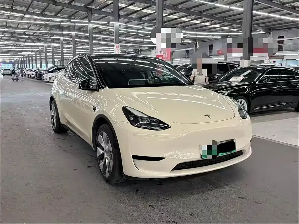 Tesla Model Y — фото 7