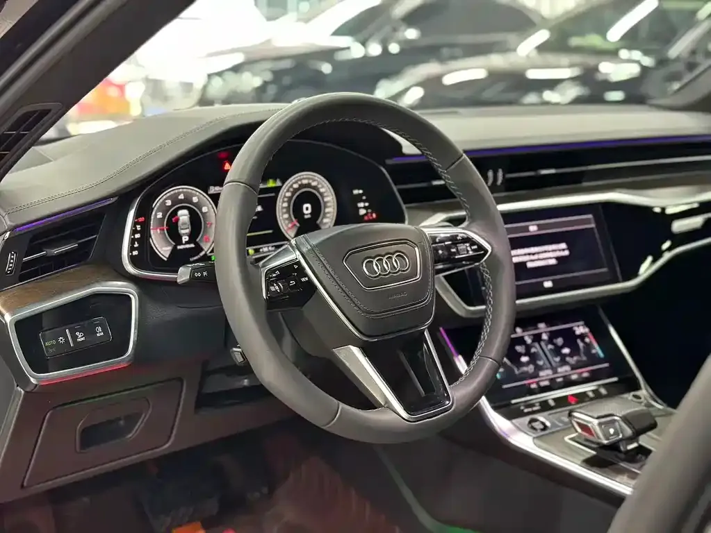 Audi A6L — фото 9