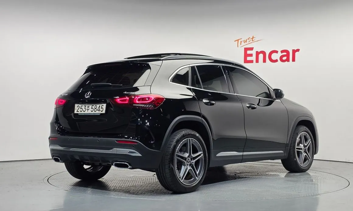 Mercedes-Benz GLA-Class — фото 6