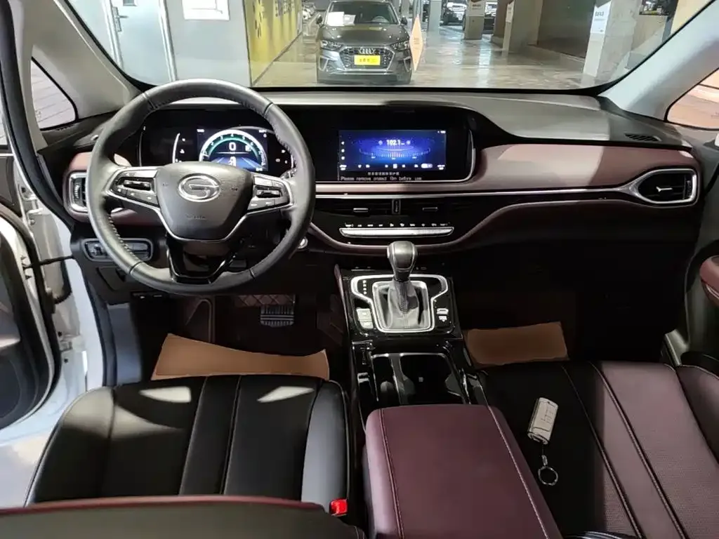 GAC Motor Trumpchi M6 — фото 9