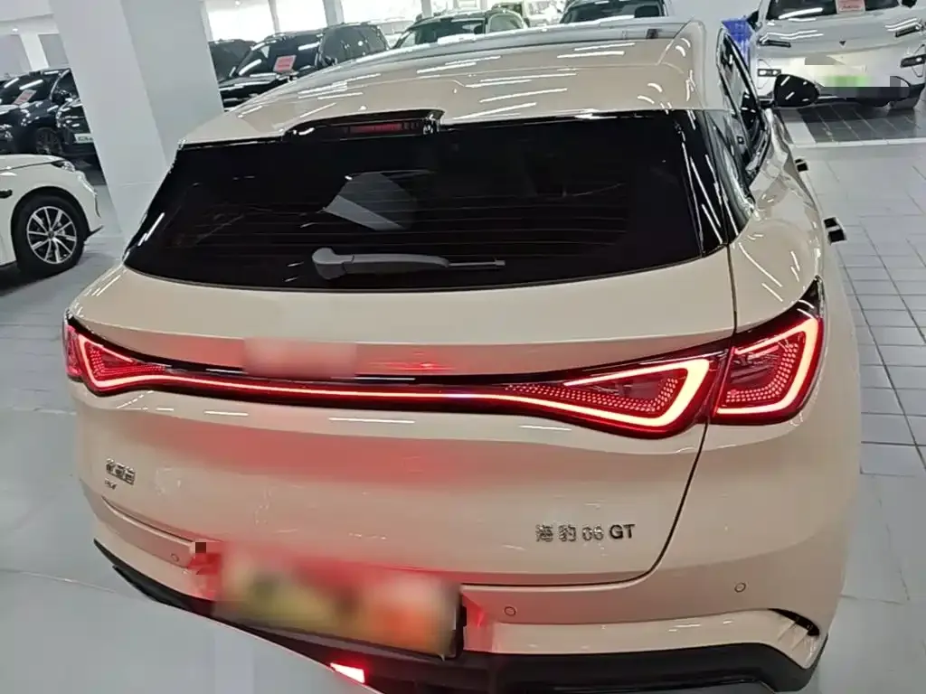 BYD Seal 06GT — фото 10