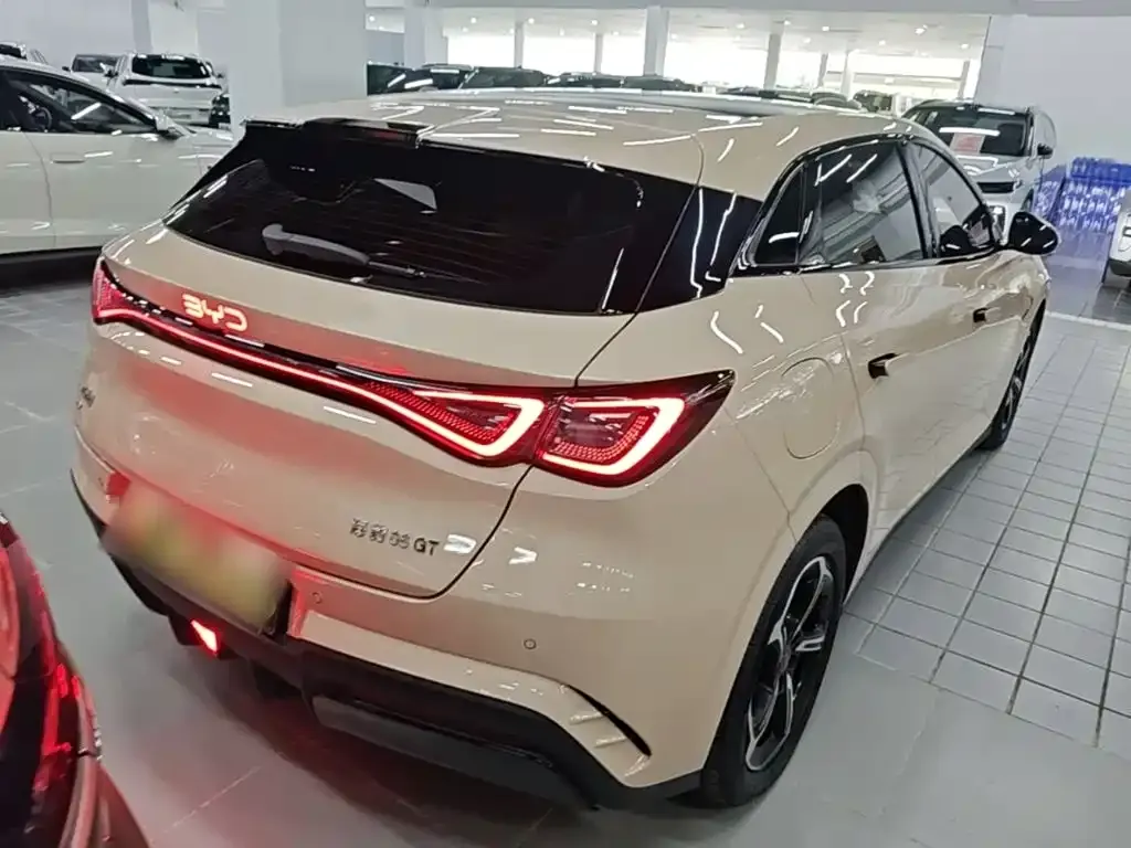 BYD Seal 06GT — фото 8