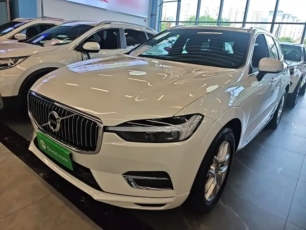 Volvo XC60 — фото 4