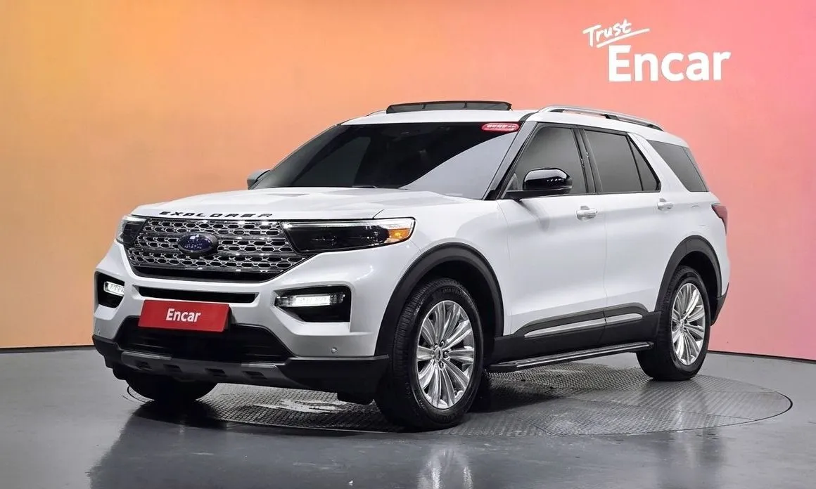 Ford Explorer — фото 1