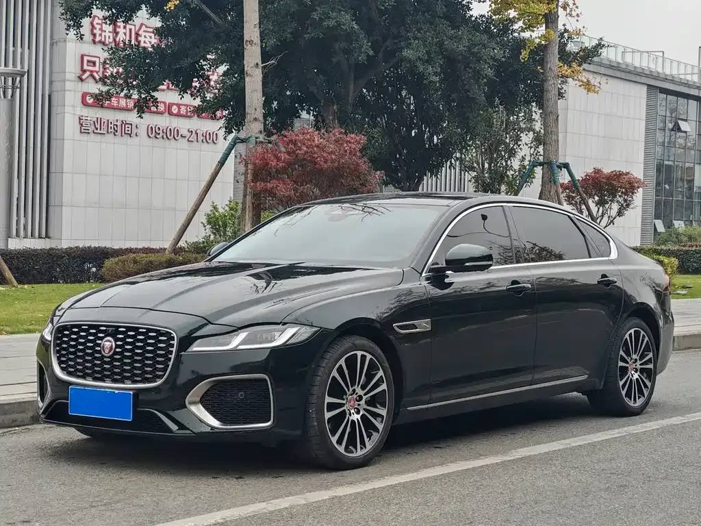 Jaguar XFL — фото 1