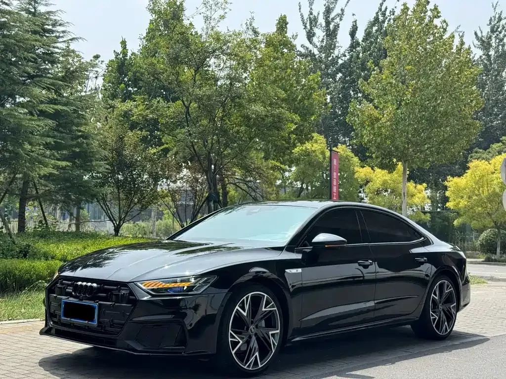 Audi A7L — фото 1