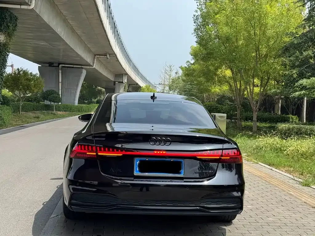Audi A7L — фото 7