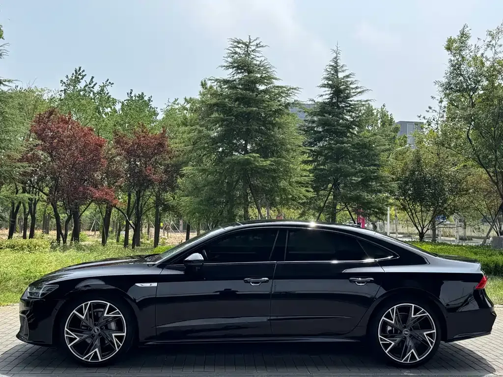 Audi A7L — фото 9