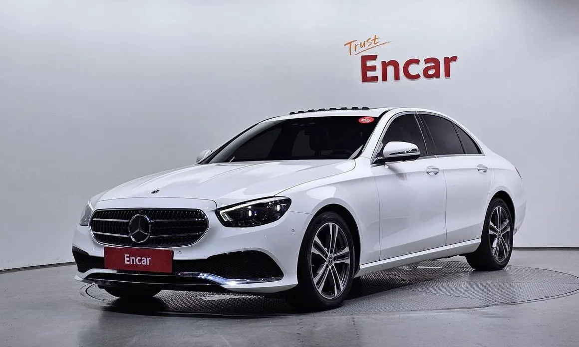 Mercedes-Benz E-Class — фото 1