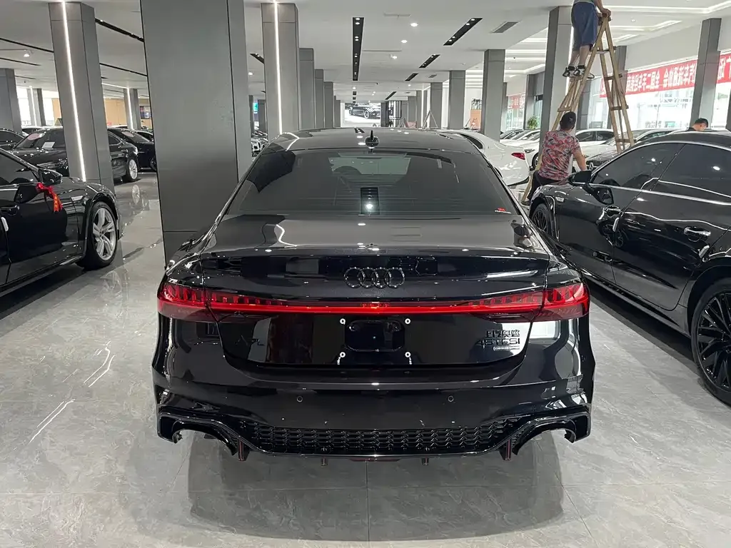 Audi A7L — фото 6