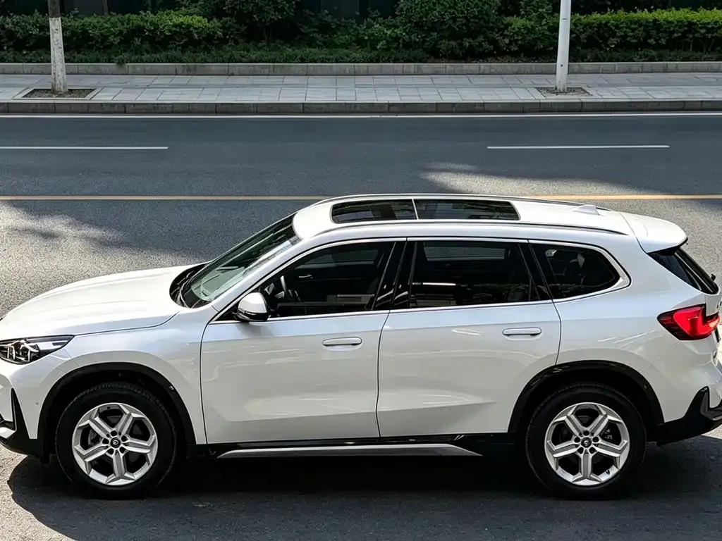 BMW X1 — фото 5