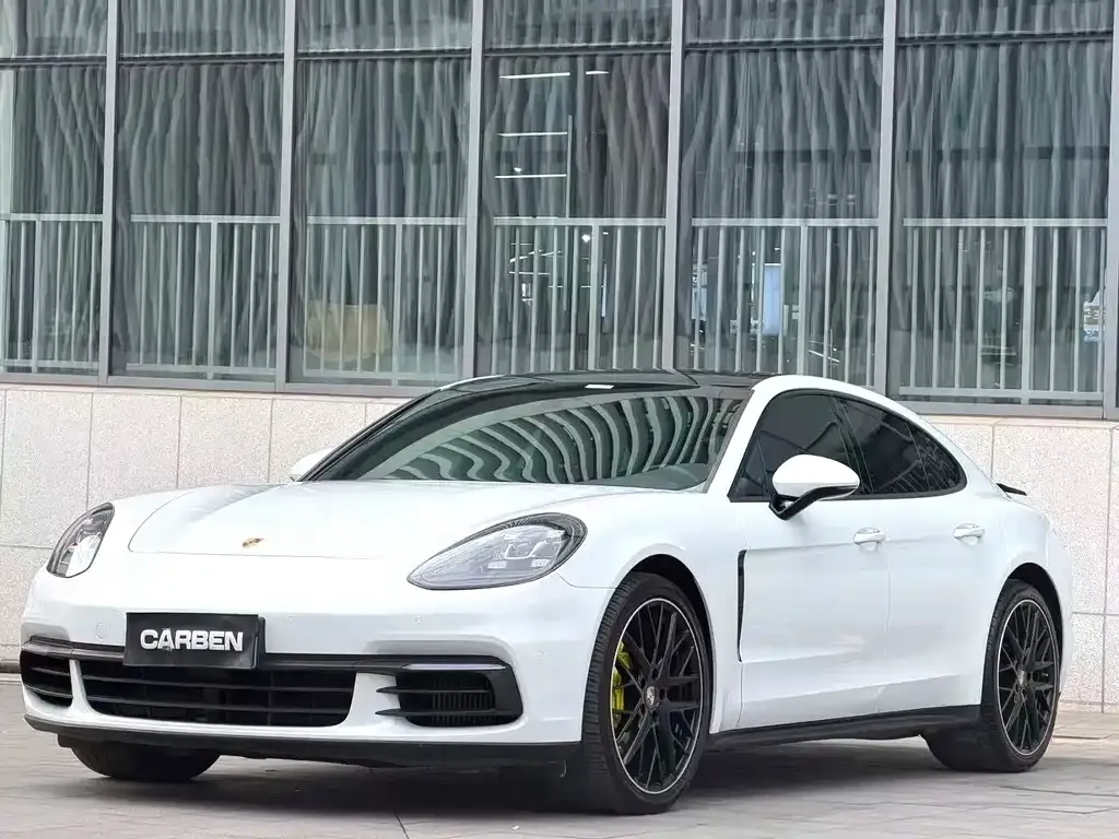 Porsche Panamera — фото 1