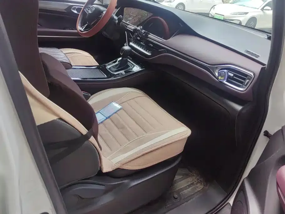 GAC Motor Trumpchi M6 — фото 10