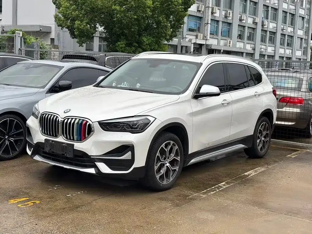 BMW X1 — фото 1