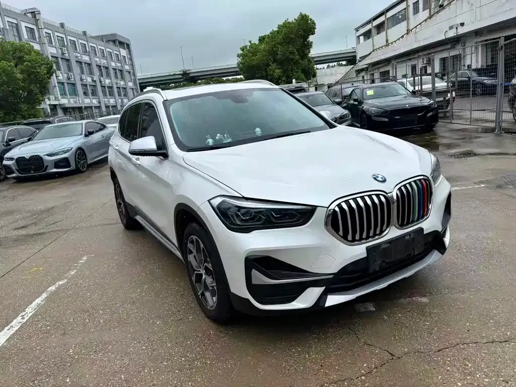 BMW X1 — фото 5