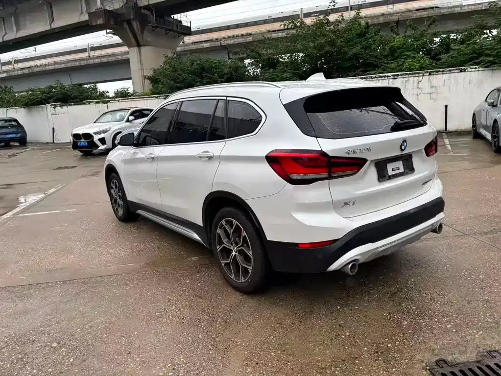 BMW X1 — фото 6