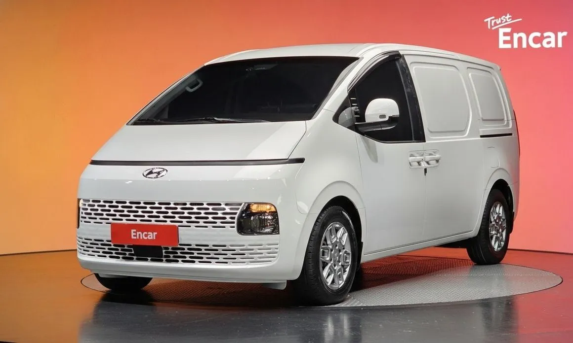 Hyundai Staria — фото 1