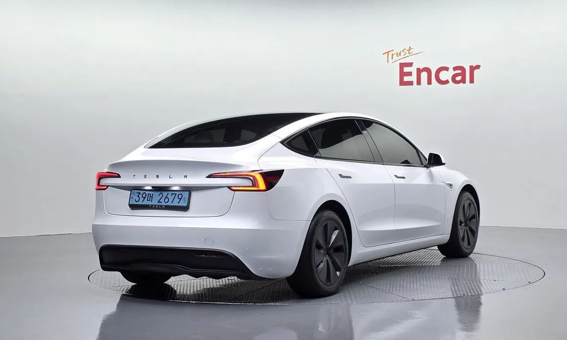 Tesla Model 3 — фото 3