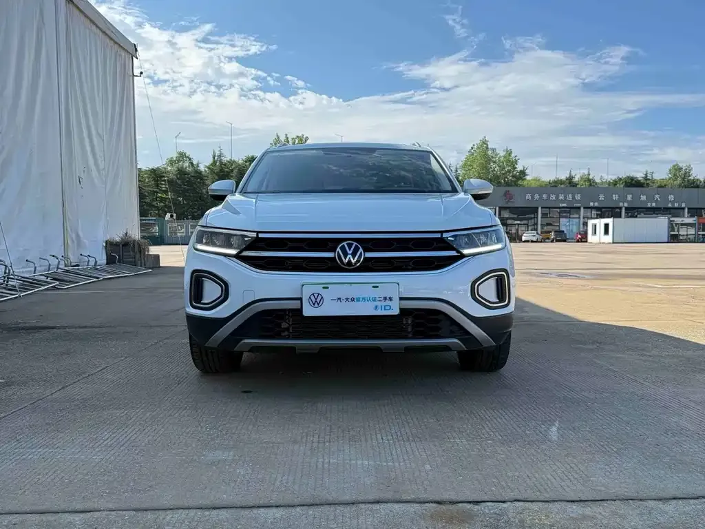 Volkswagen T-Roc — фото 8