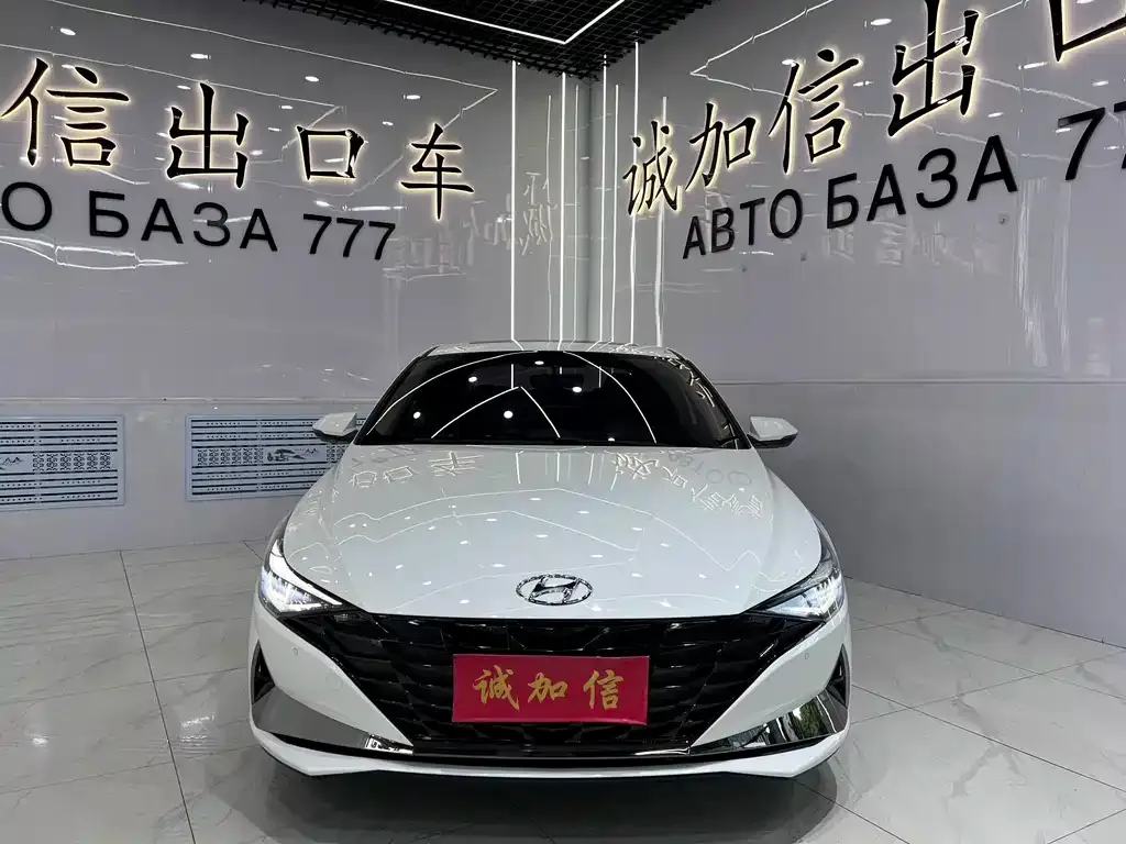 Hyundai Elantra — фото 3