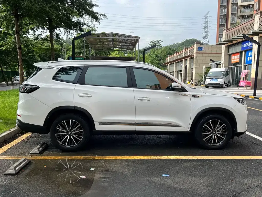 Chery Tiggo 8 PLUS — фото 9