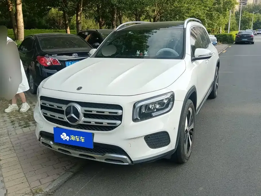 Mercedes-Benz GLB — фото 1