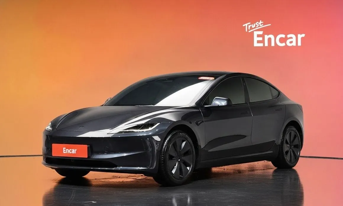 Tesla Model 3 — фото 1