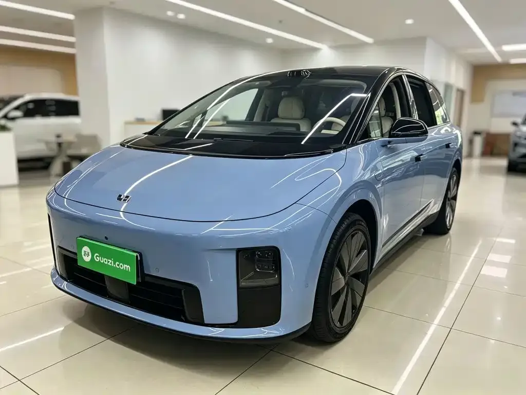 Li Auto i8 — фото 6