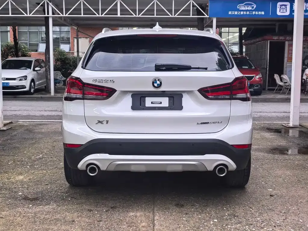 BMW X1 — фото 9