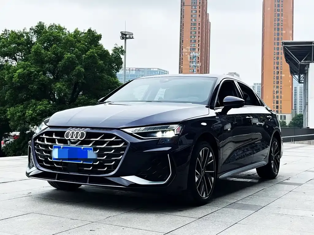 Audi A3 — фото 1