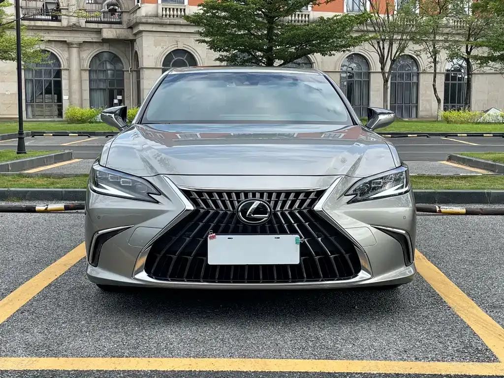 Lexus ES — фото 5