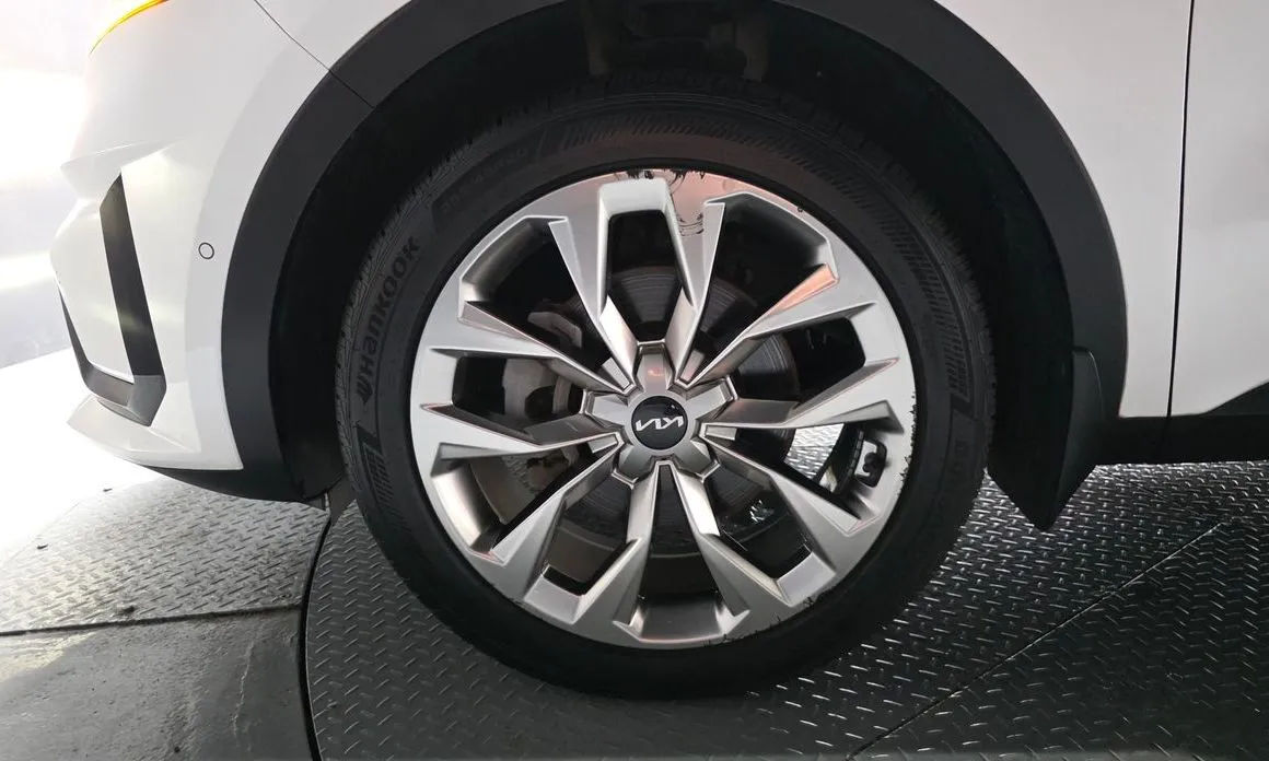 Kia Sorento — фото 8
