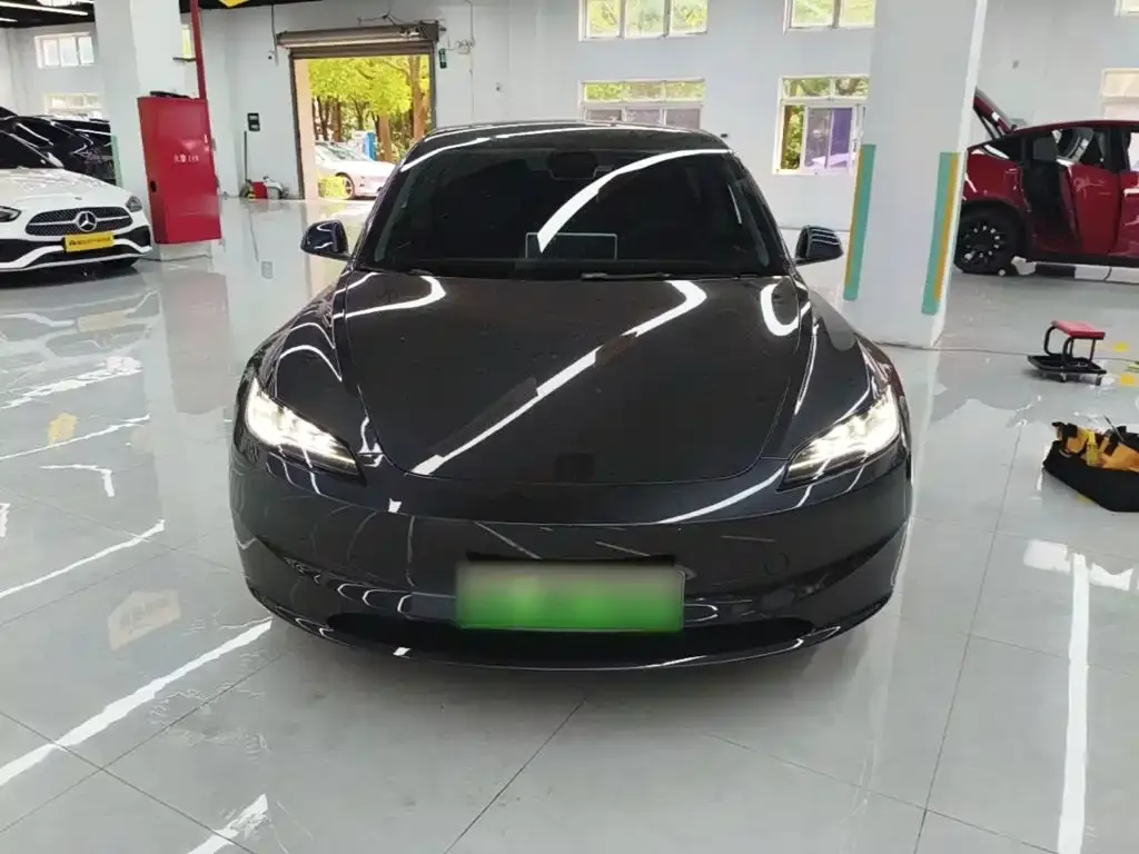 Tesla Model 3 — фото 4