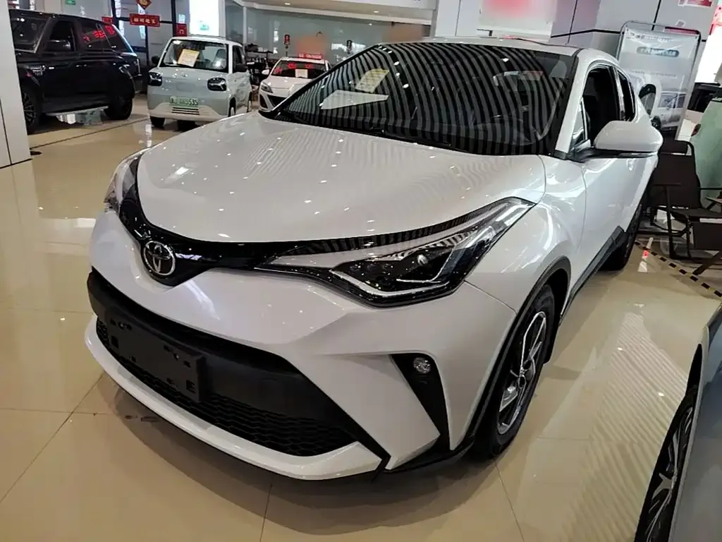 Toyota C-HR — фото 1