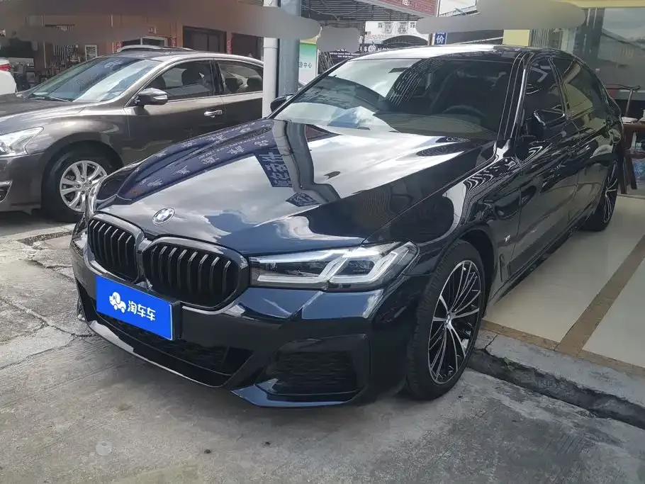 BMW 5 Series — фото 1