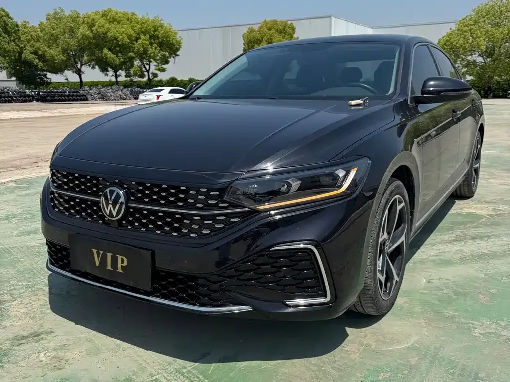 Volkswagen Passat — фото 6