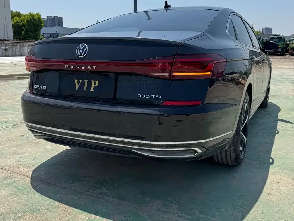 Volkswagen Passat — фото 8