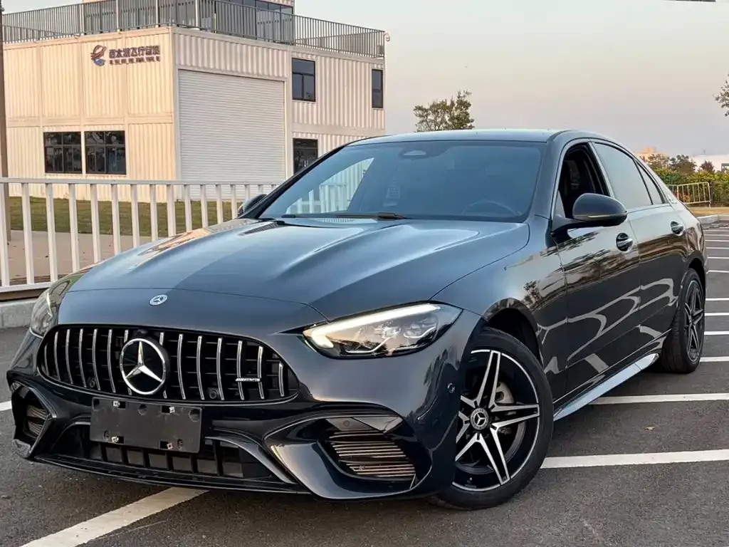 Mercedes-Benz C-Class — фото 1