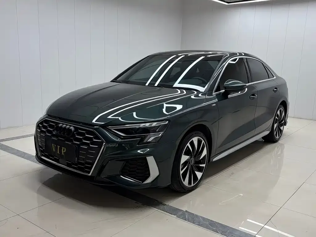 Audi A3 — фото 1