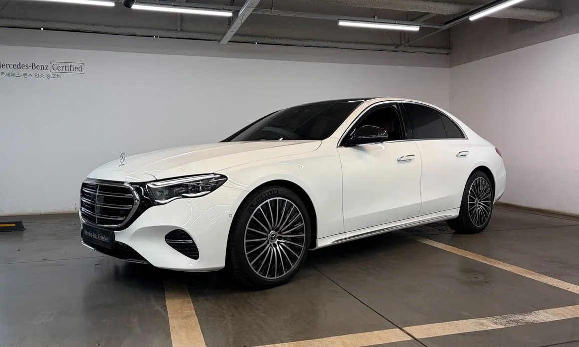 Mercedes-Benz E-Class — фото 1