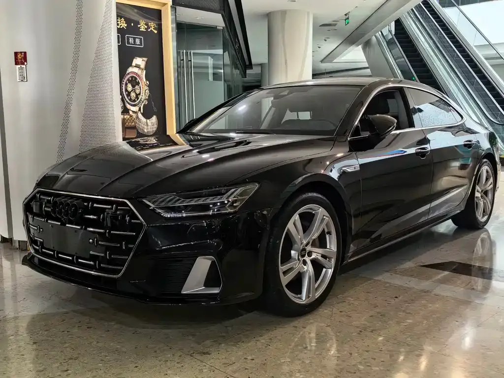 Audi A7L — фото 1